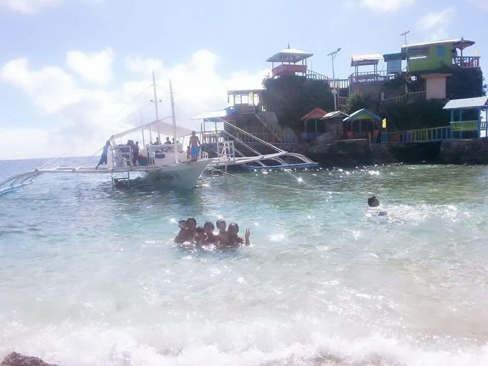 Guanna's Place Room&Resto Bar Malapascua Exterior foto