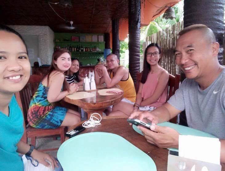 Guanna's Place Room&Resto Bar Malapascua Exterior foto