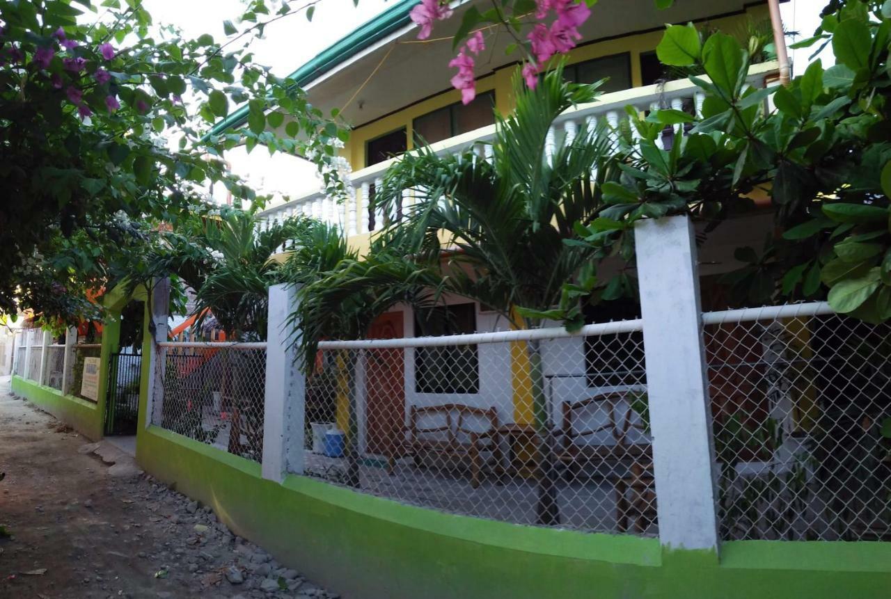 Guanna's Place Room&Resto Bar Malapascua Exterior foto
