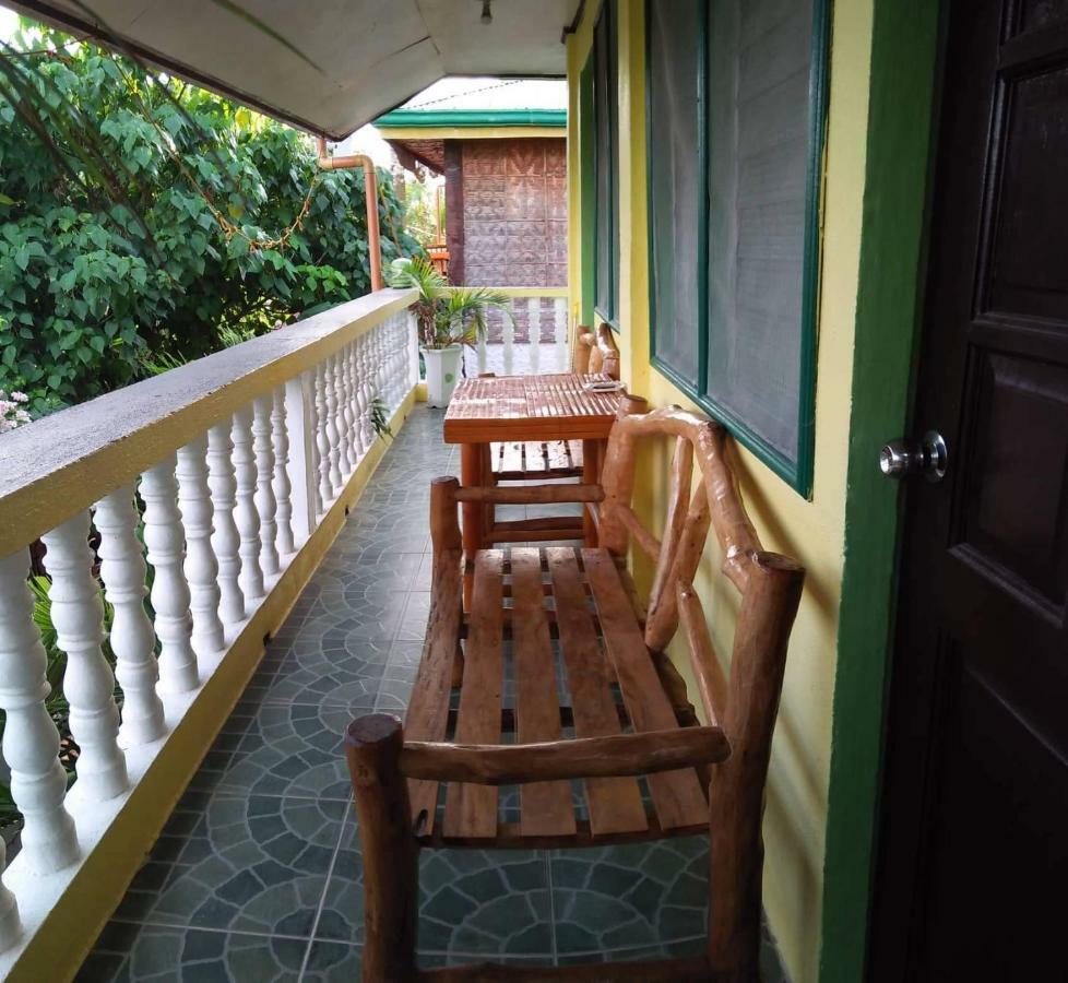 Guanna's Place Room&Resto Bar Malapascua Exterior foto