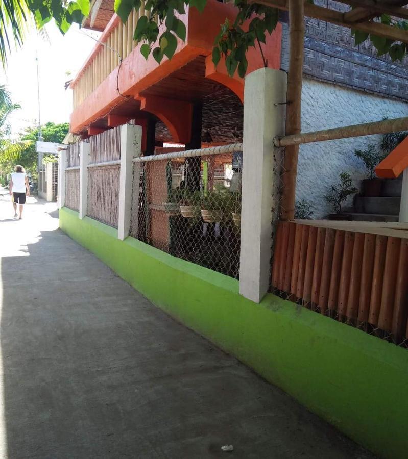 Guanna's Place Room&Resto Bar Malapascua Exterior foto